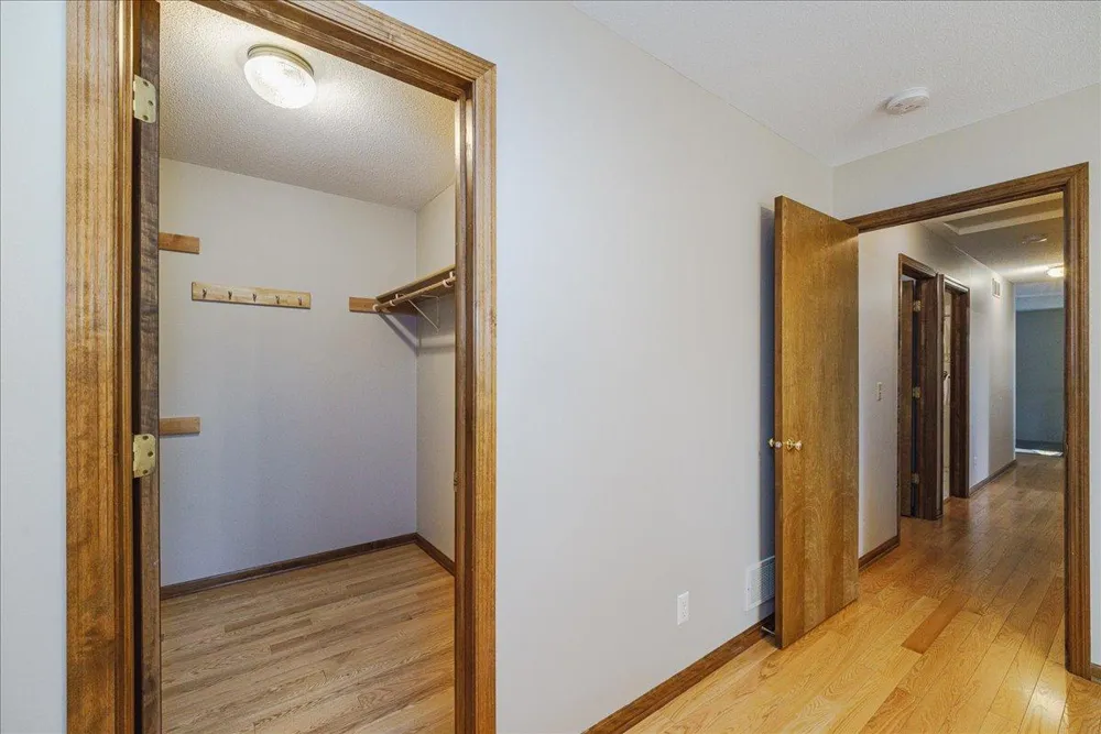 1060 Dennis Street S Maplewood, MN 55119