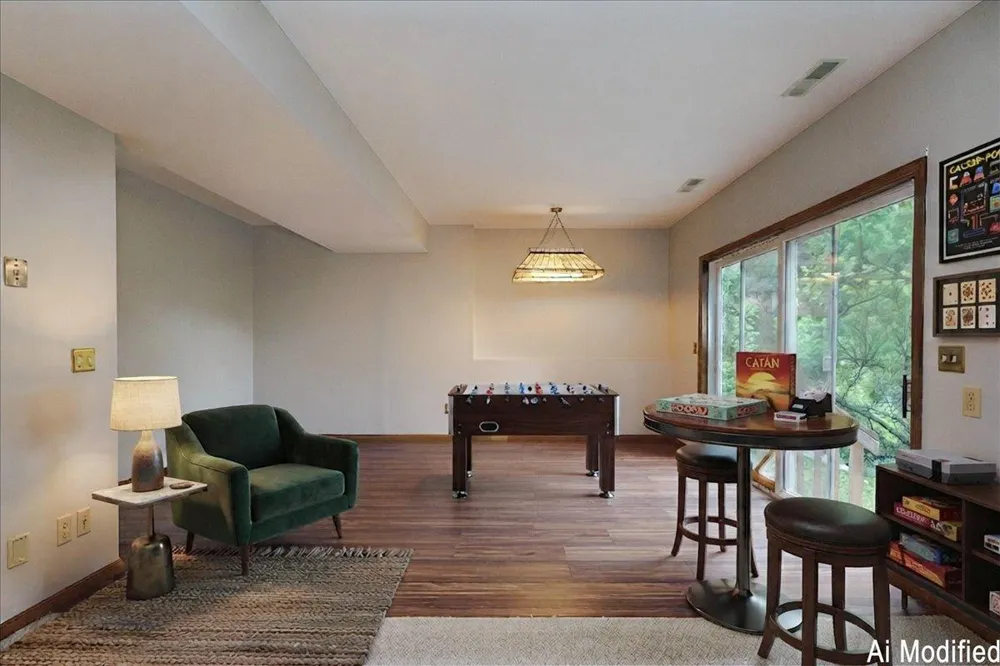 1060 Dennis Street S Maplewood, MN 55119