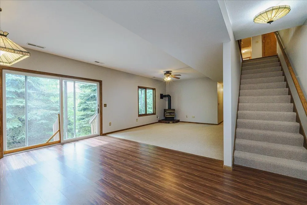 1060 Dennis Street S Maplewood, MN 55119