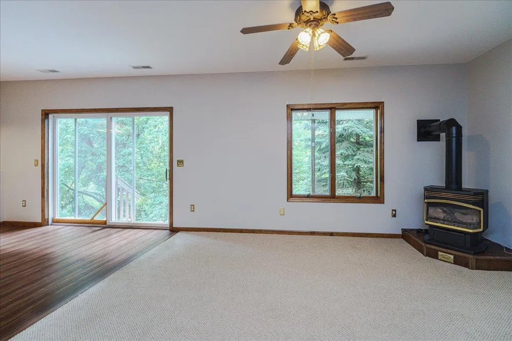 1060 Dennis Street S Maplewood, MN 55119