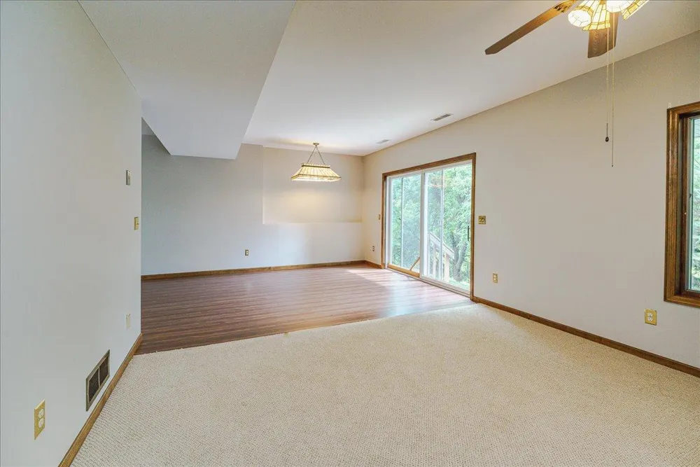 1060 Dennis Street S Maplewood, MN 55119