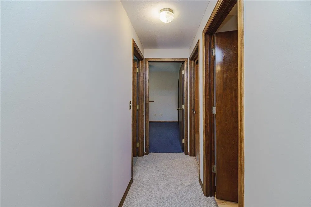 1060 Dennis Street S Maplewood, MN 55119