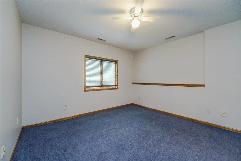 1060 Dennis Street S Maplewood, MN 55119