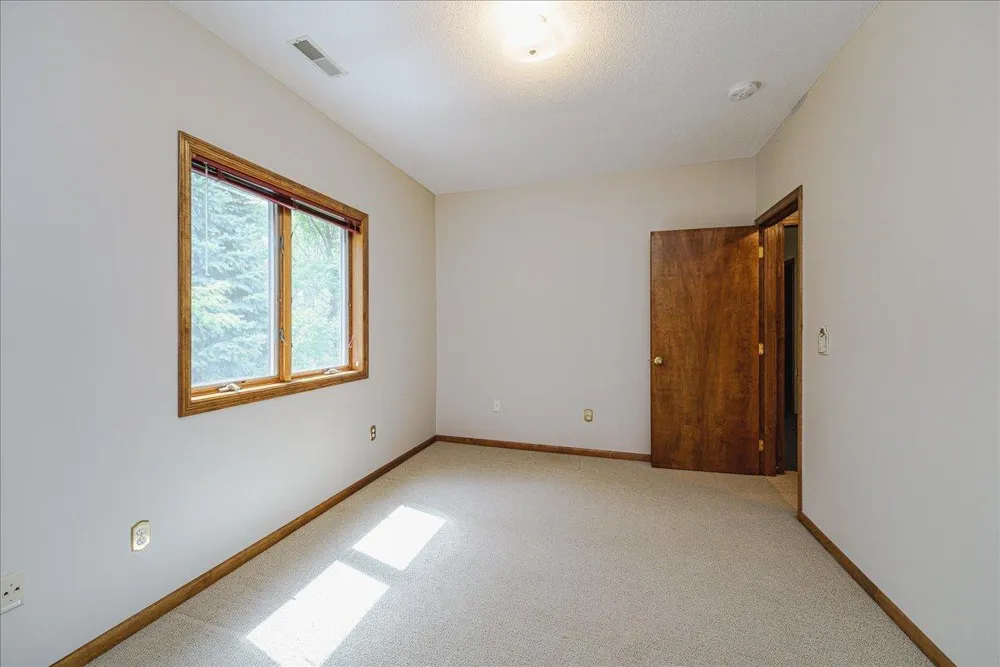 1060 Dennis Street S Maplewood, MN 55119