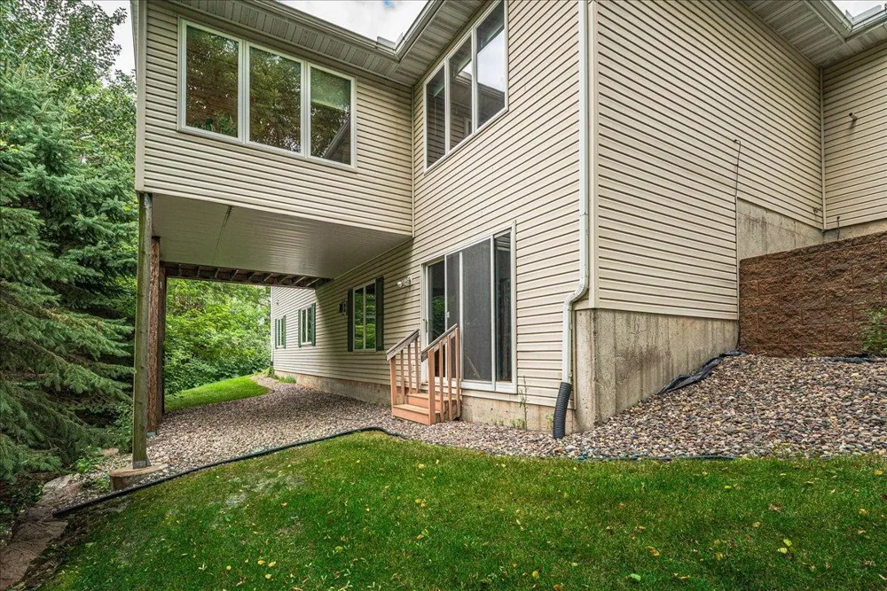 1060 Dennis Street S Maplewood, MN 55119