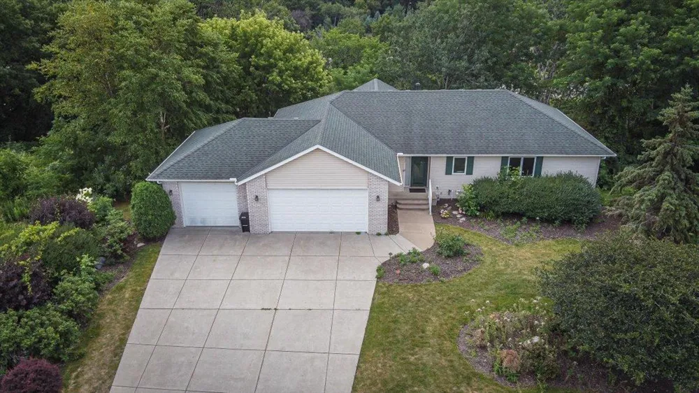 1060 Dennis Street S Maplewood, MN 55119