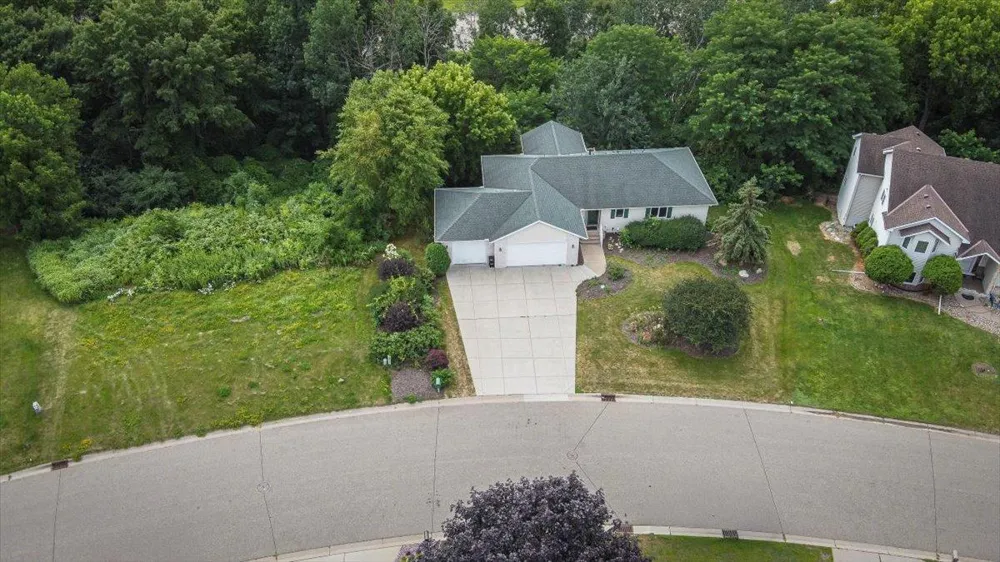 1060 Dennis Street S Maplewood, MN 55119