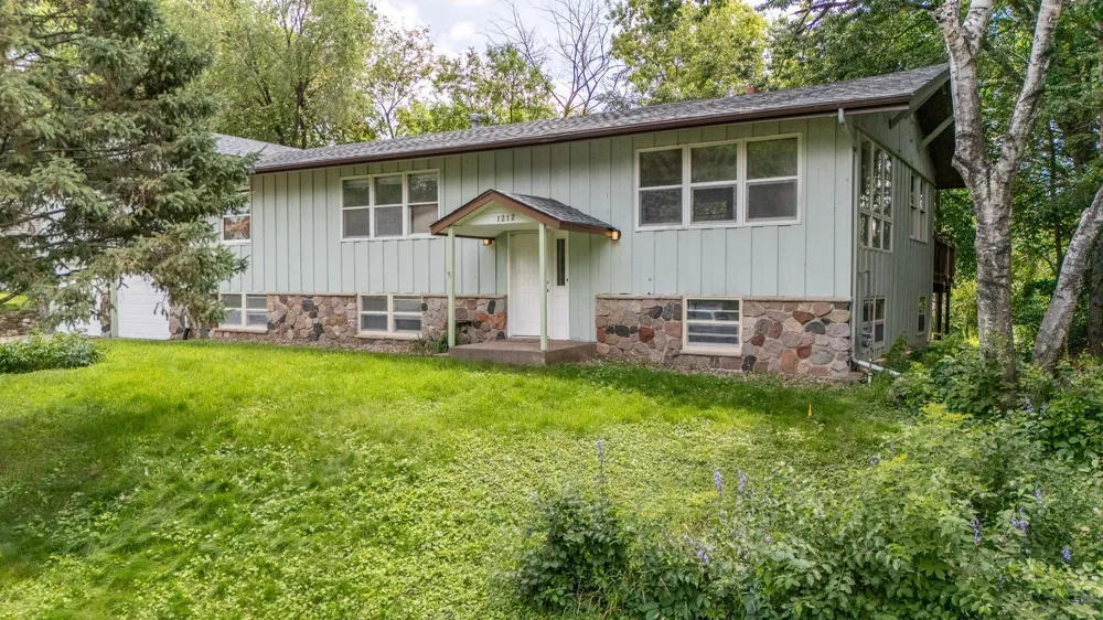 1212 44 1/2 AVENUE NE Columbia Heights, MN 55421