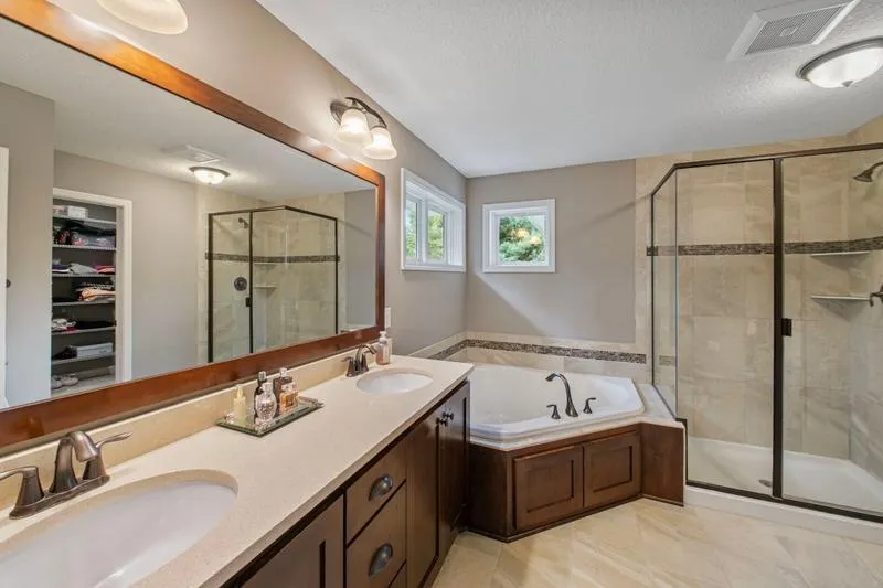 2460 White Pine Way Stillwater, MN 55082