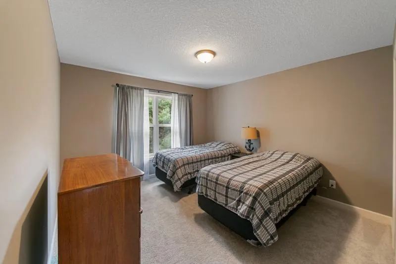 2460 White Pine Way Stillwater, MN 55082