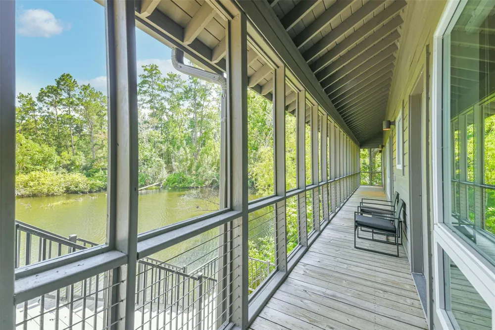 88 Raccoon Ramble Cleveland, TX 77327