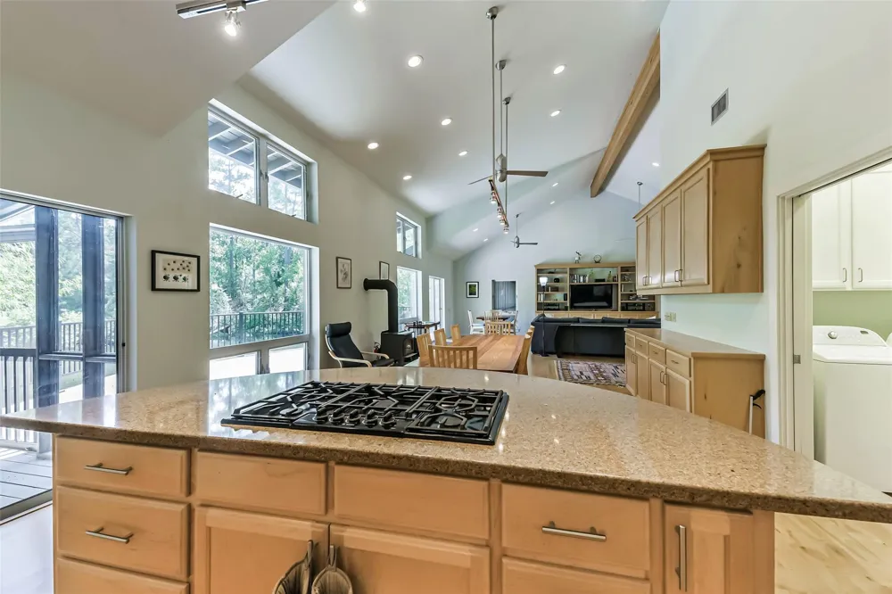 88 Raccoon Ramble Cleveland, TX 77327