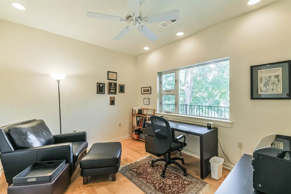88 Raccoon Ramble Cleveland, TX 77327