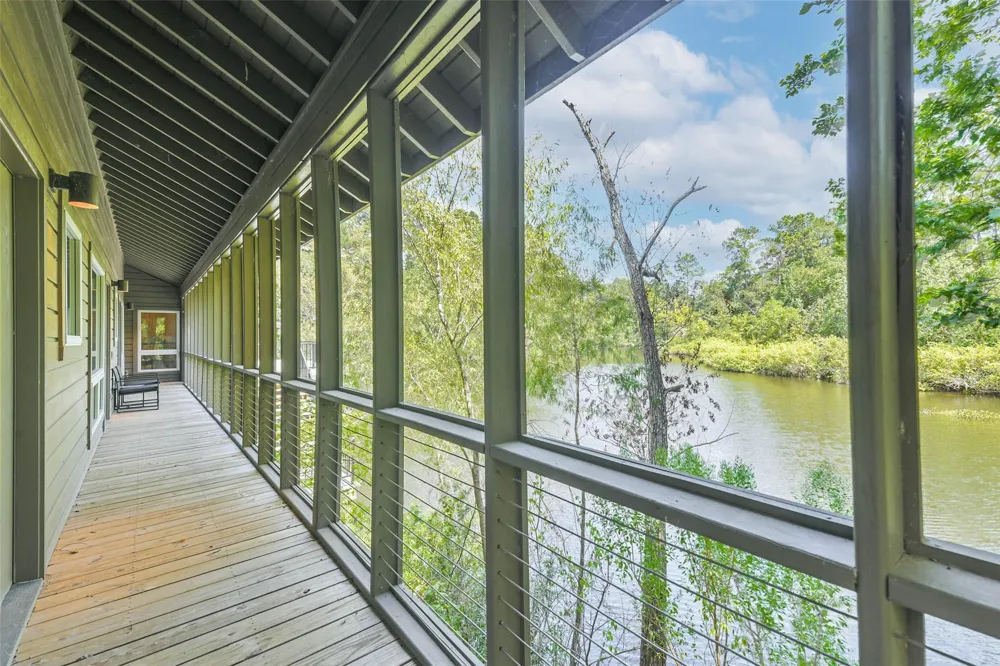 88 Raccoon Ramble Cleveland, TX 77327