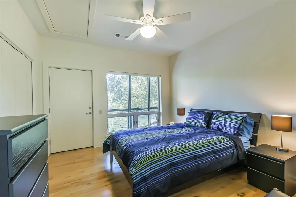 88 Raccoon Ramble Cleveland, TX 77327