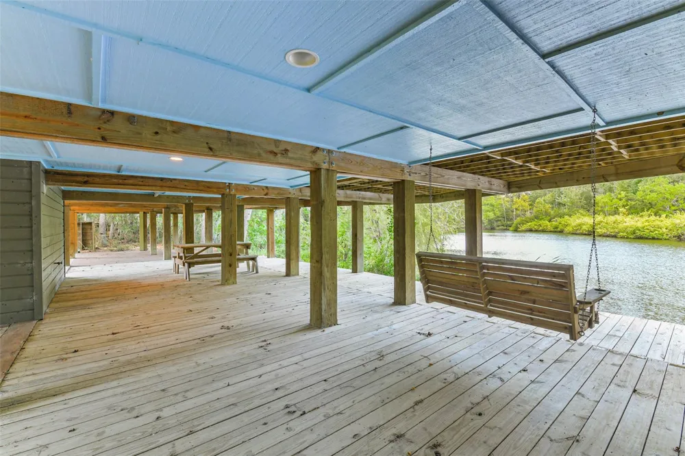 88 Raccoon Ramble Cleveland, TX 77327