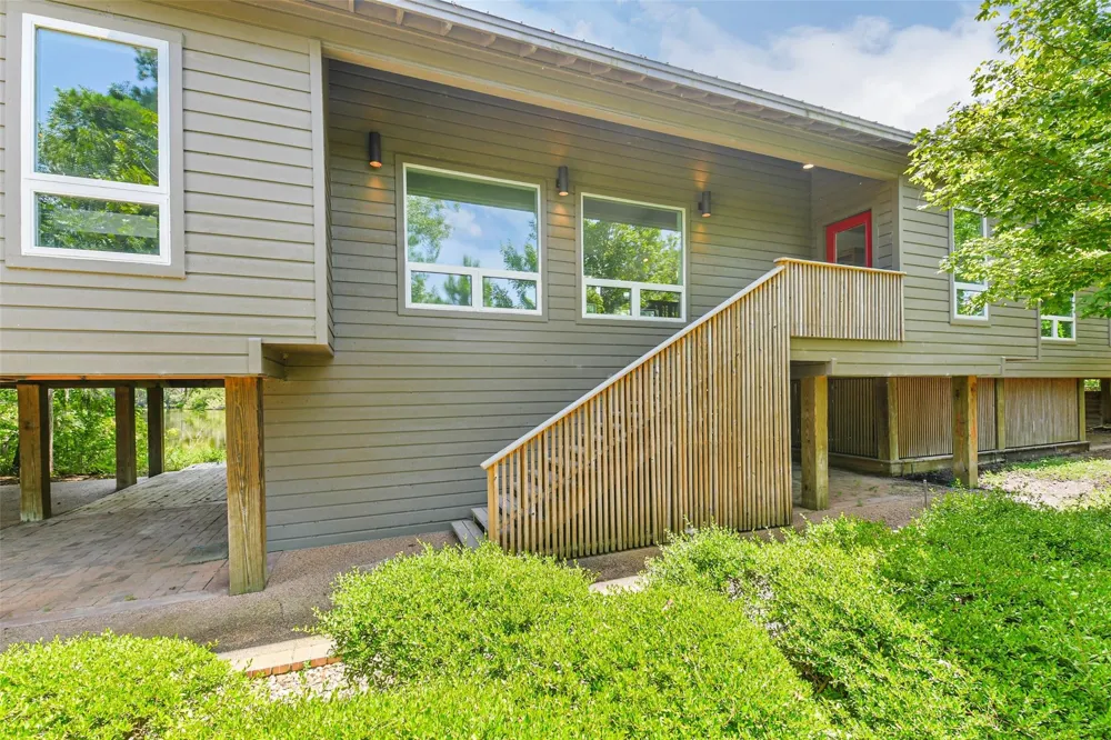 88 Raccoon Ramble Cleveland, TX 77327