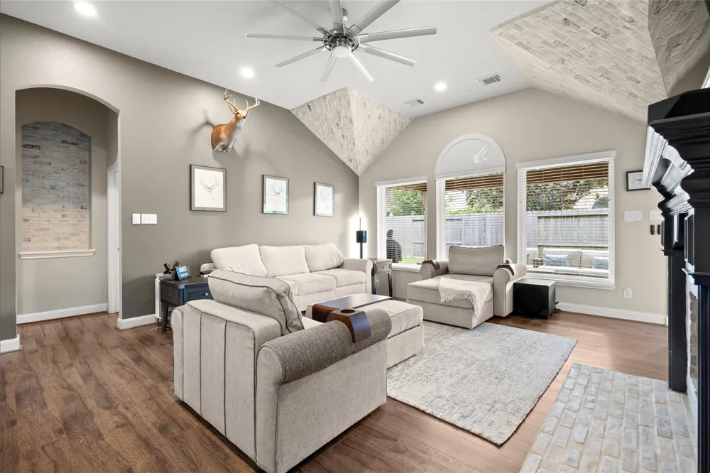 1710 Windy Brook Lane League City, TX 77573