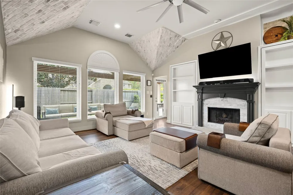 1710 Windy Brook Lane League City, TX 77573