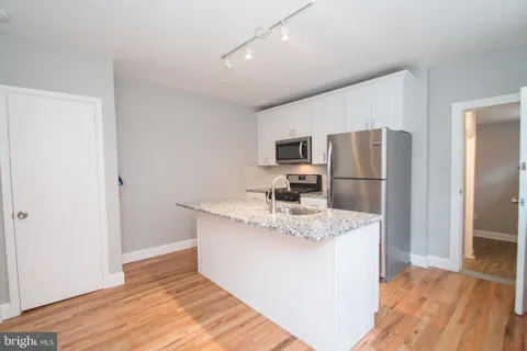 1229 W PORTER STREET #UNIT 1