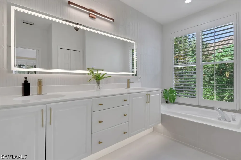 Longshore Way S Naples, FL 34119