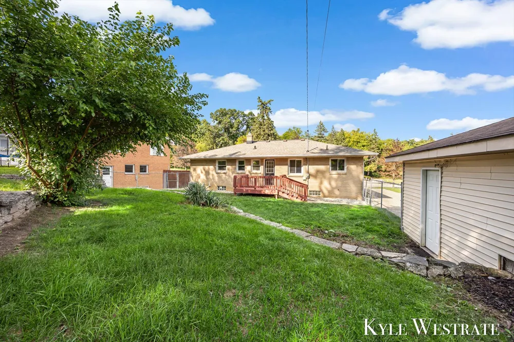 1752 Lake Michigan Drive NW Grand Rapids, MI 49504