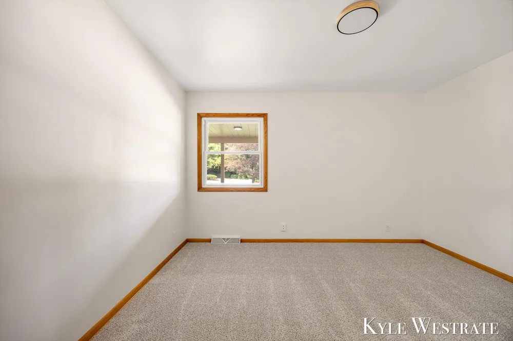 1752 Lake Michigan Drive NW Grand Rapids, MI 49504