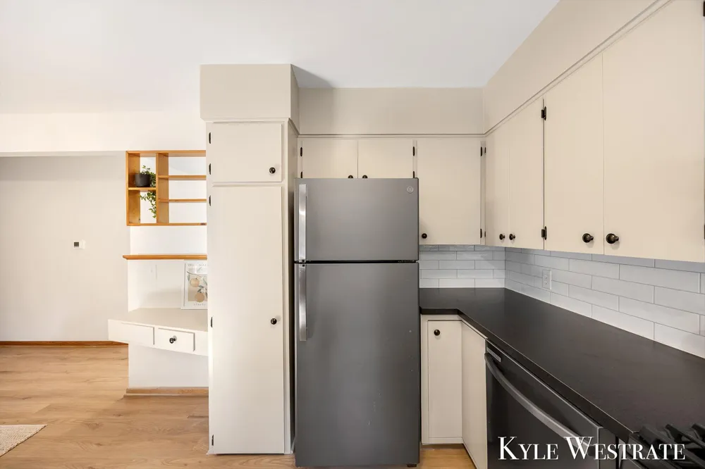 1752 Lake Michigan Drive NW Grand Rapids, MI 49504