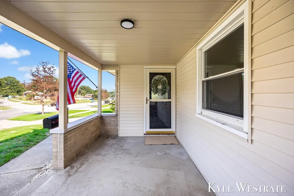 1752 Lake Michigan Drive NW Grand Rapids, MI 49504