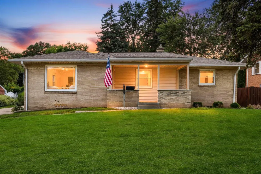 1752 Lake Michigan Drive NW Grand Rapids, MI 49504