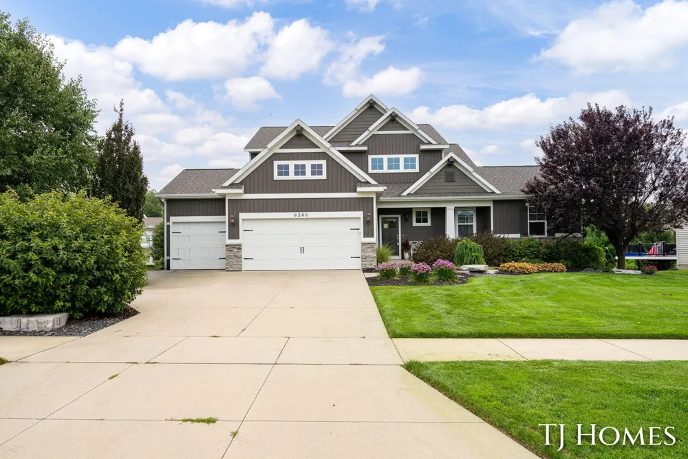 6200 Kuiper Drive SW Grandville, MI 49418