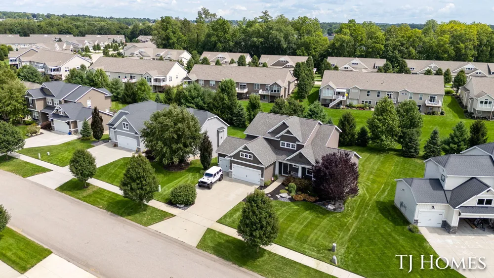 6200 Kuiper Drive SW Grandville, MI 49418