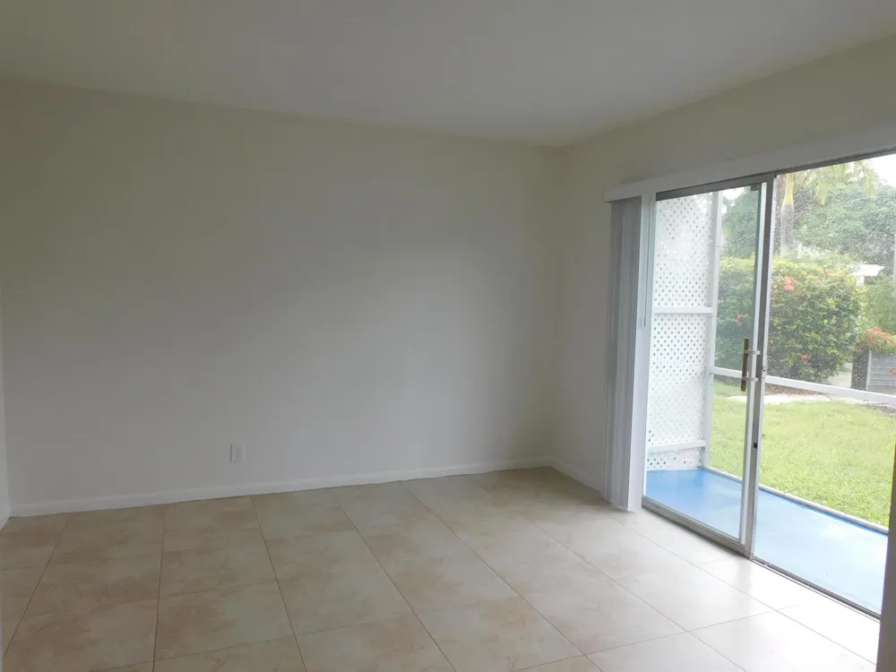 640 SE 2nd Avenue #103 Boynton Beach, FL 33435