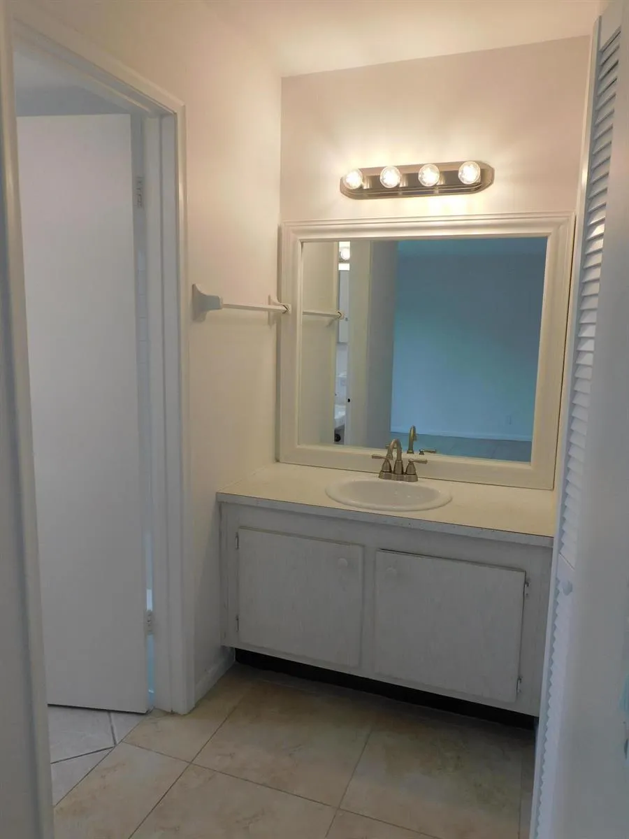 640 SE 2nd Avenue #103 Boynton Beach, FL 33435