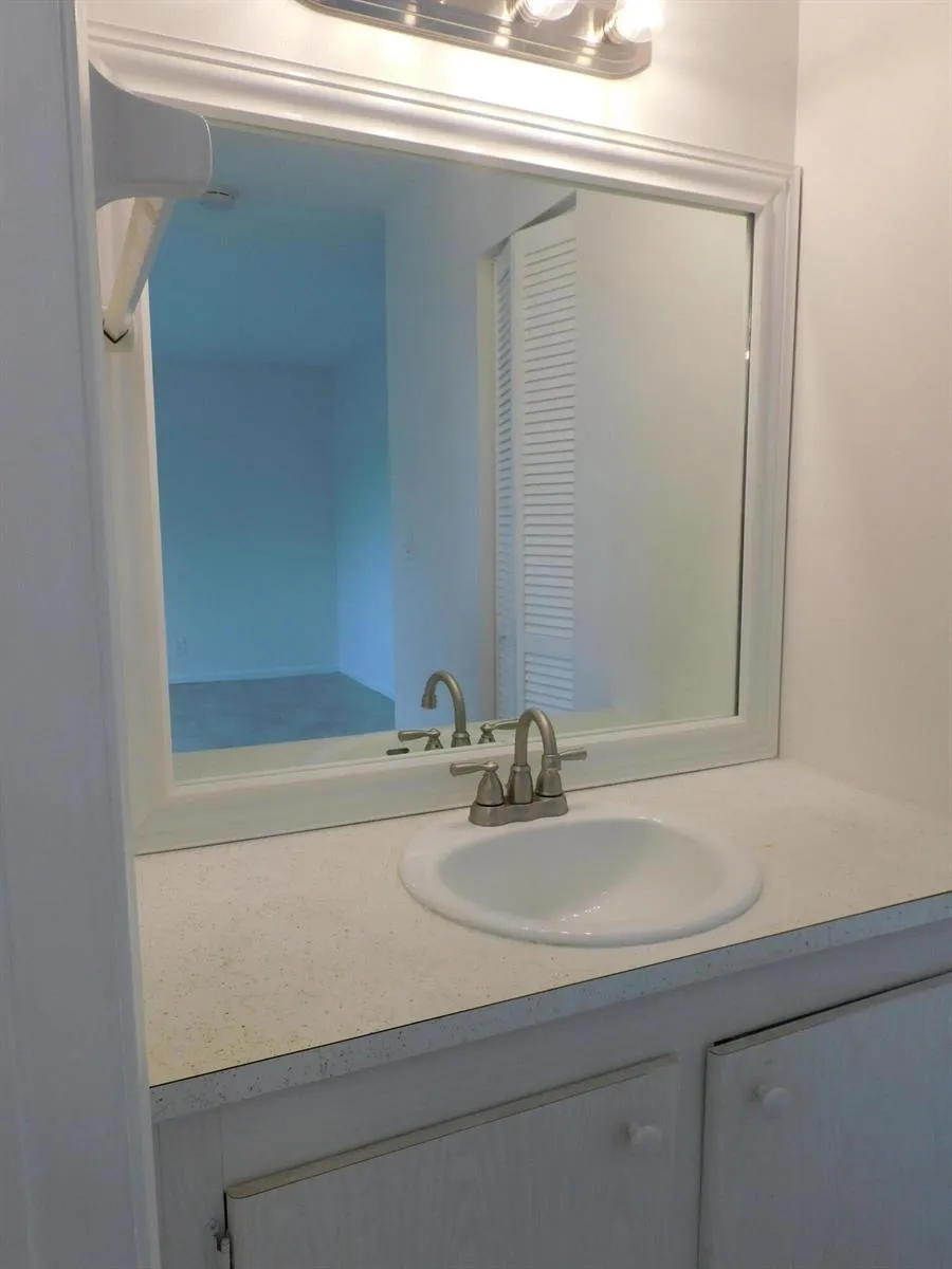 640 SE 2nd Avenue #103 Boynton Beach, FL 33435