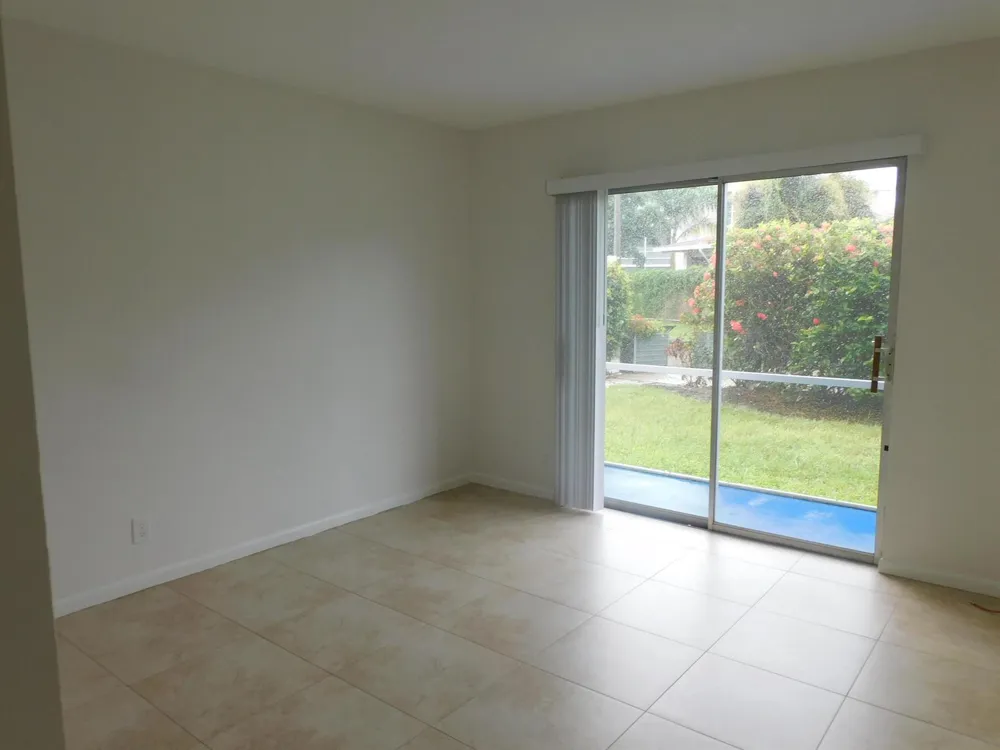 640 SE 2nd Avenue #103 Boynton Beach, FL 33435