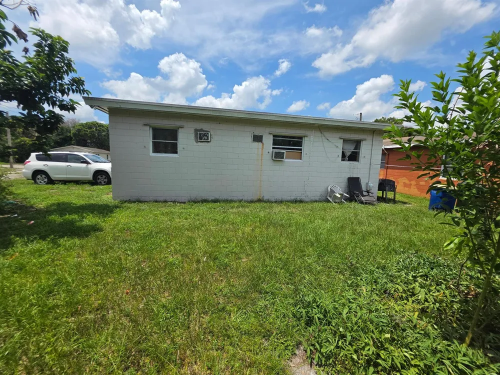 516 19th Street Fort Pierce, FL 34950