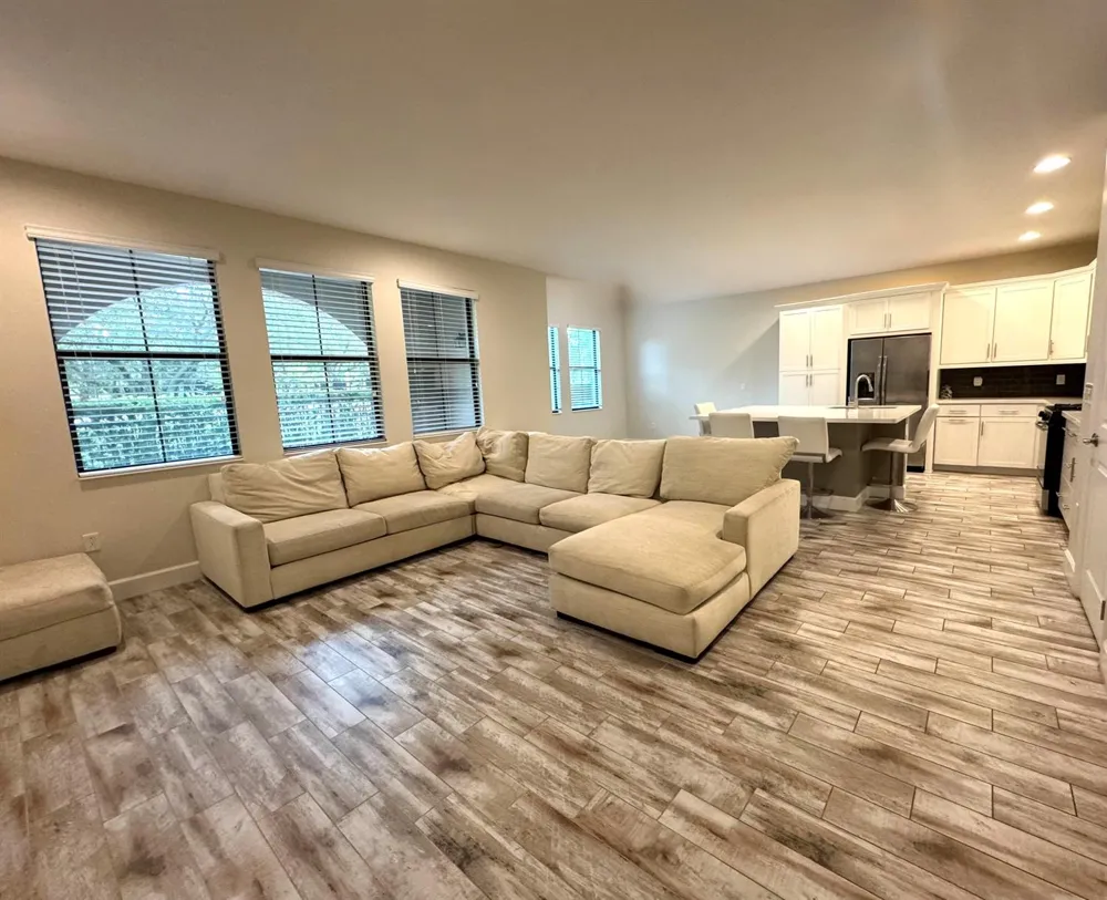 2950 NW 124th Way Sunrise, FL 33323