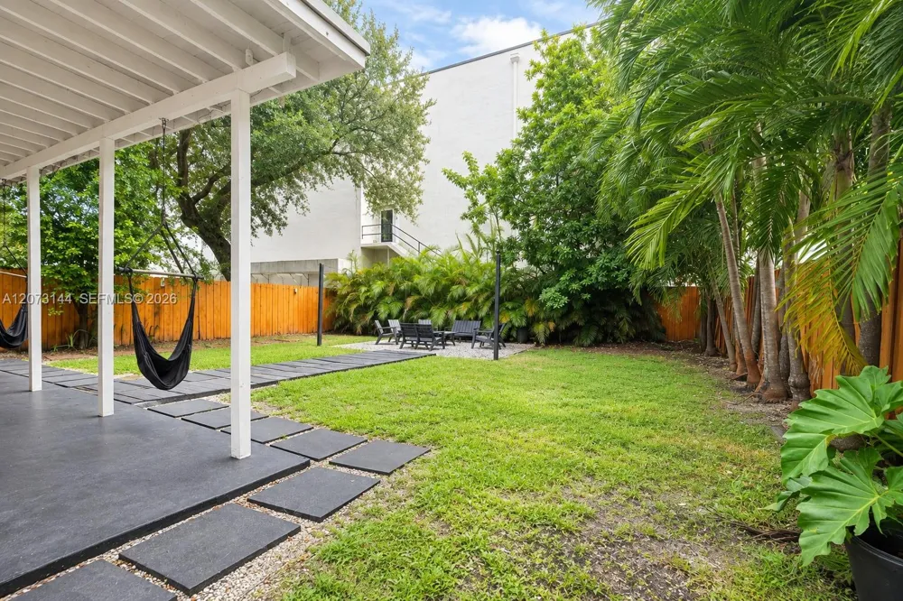 220 NW 47th St #B Miami, FL 33127