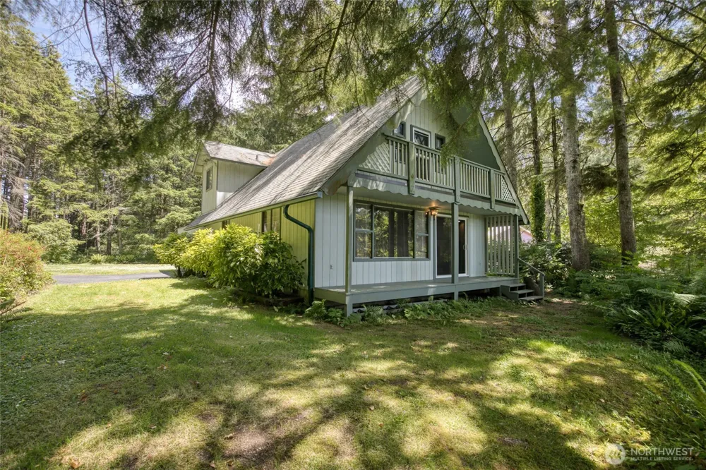 2782 State Rt 109 Ocean Shores, WA 98569
