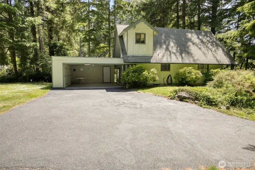 2782 State Rt 109 Ocean Shores, WA 98569