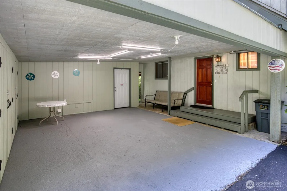 2782 State Rt 109 Ocean Shores, WA 98569