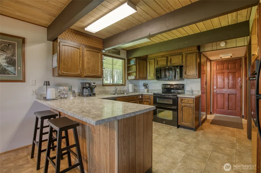 2782 State Rt 109 Ocean Shores, WA 98569