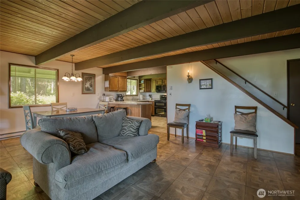 2782 State Rt 109 Ocean Shores, WA 98569