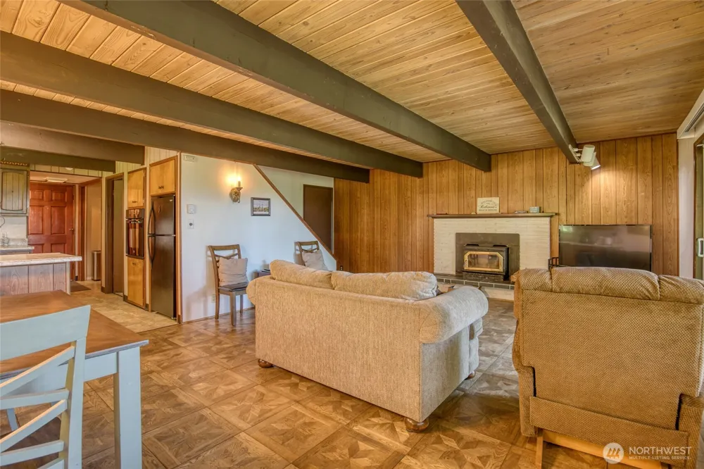 2782 State Rt 109 Ocean Shores, WA 98569