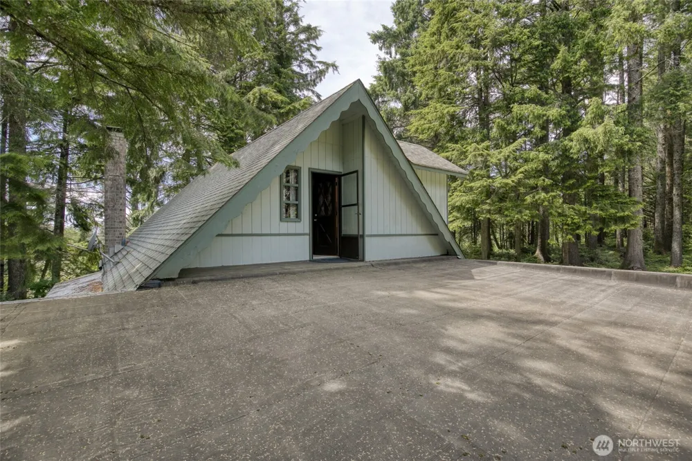 2782 State Rt 109 Ocean Shores, WA 98569