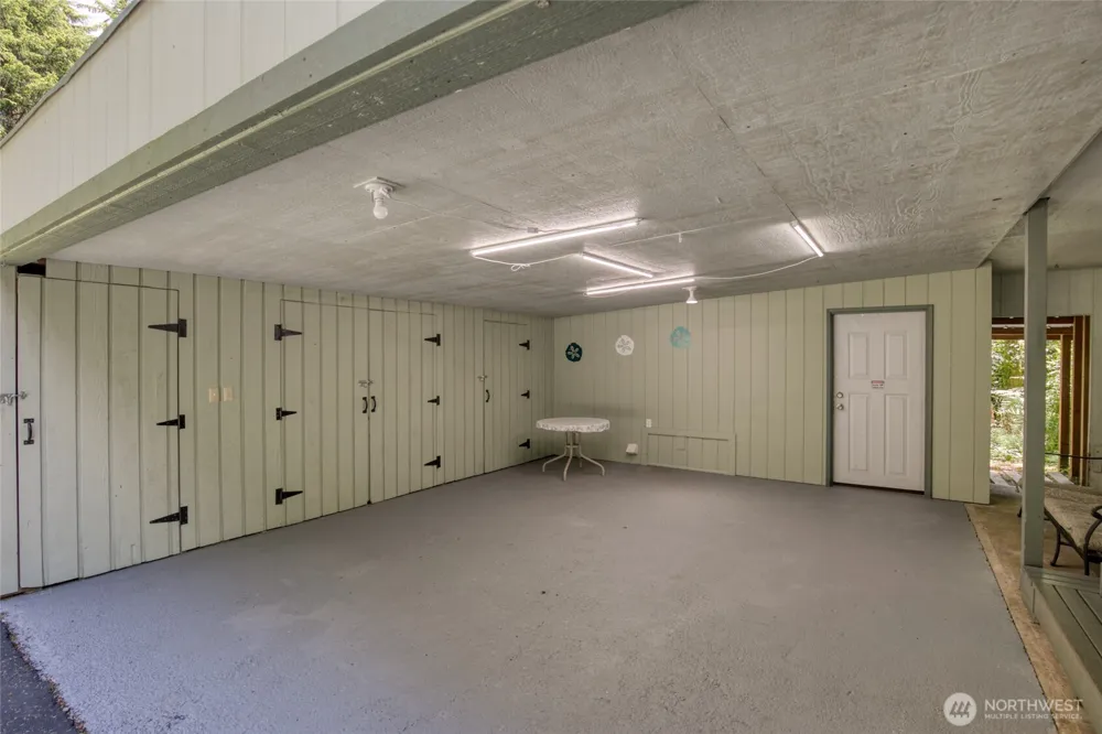 2782 State Rt 109 Ocean Shores, WA 98569