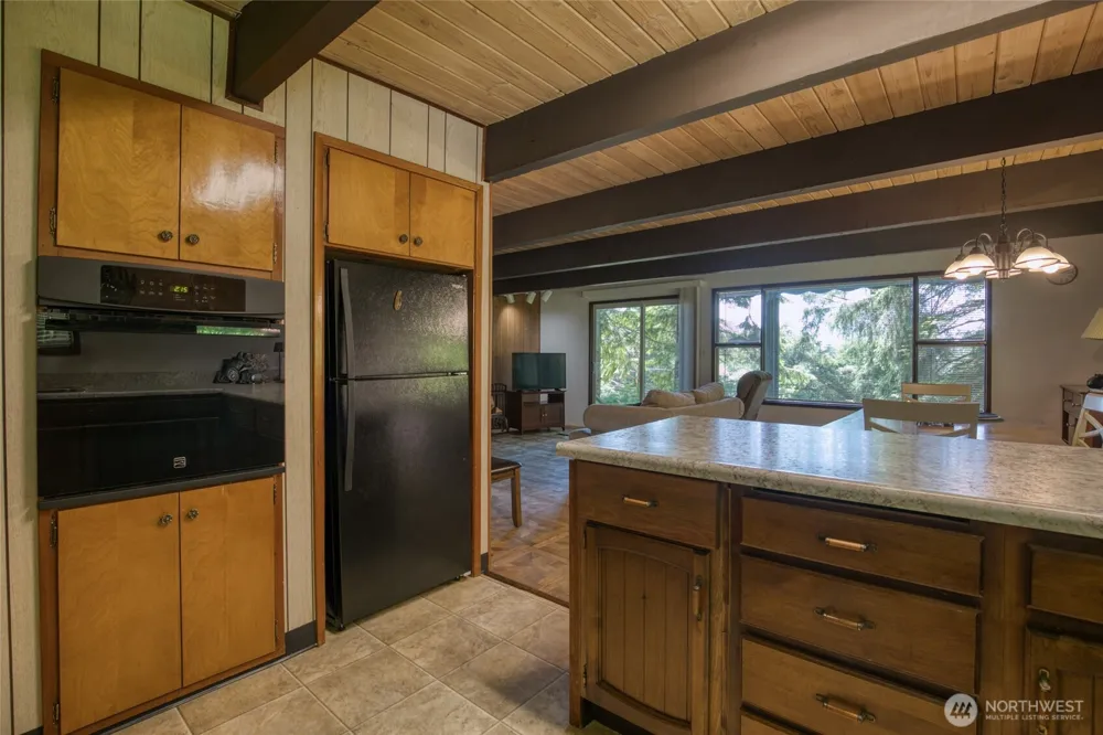 2782 State Rt 109 Ocean Shores, WA 98569