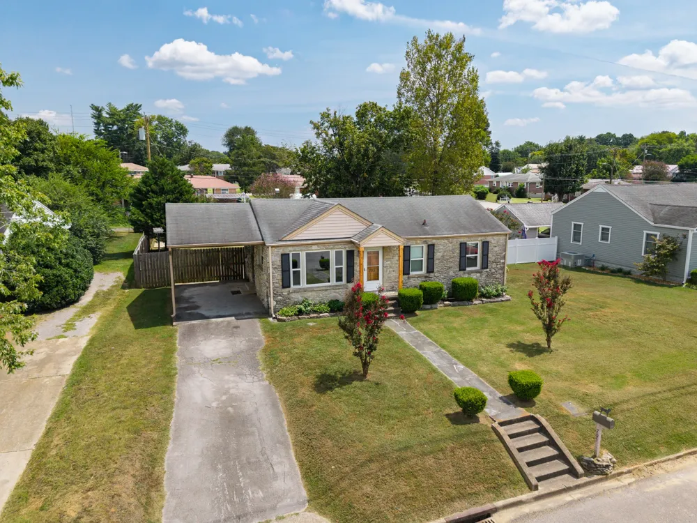 705 1st Ave Fayetteville, TN 37334