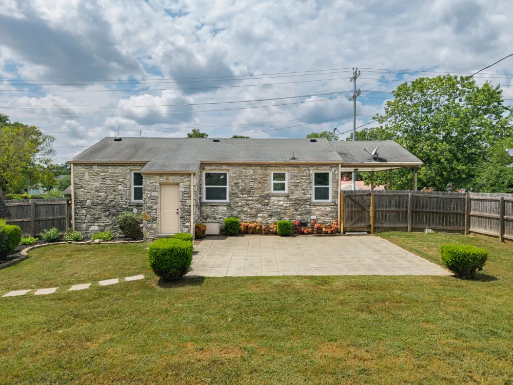 705 1st Ave Fayetteville, TN 37334